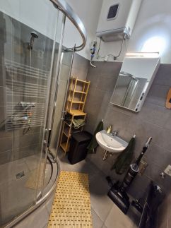 Buy the Wall Apartman2