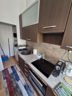 Buy the Wall Apartman6