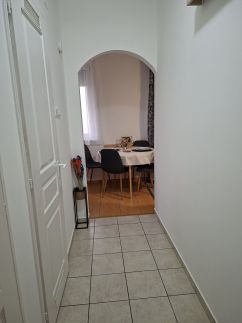 Ginger Apartman24