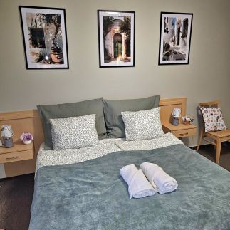 Karos Kristály Apartman1