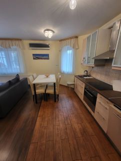 Soluna- Sunny Downtown Apartment10