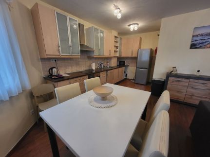 Soluna- Sunny Downtown Apartment8