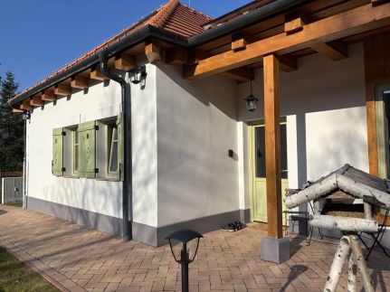 Erdő mellett lebzselő Vendégház18