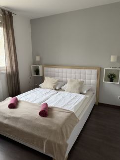 Yellow Sun Apartman 563