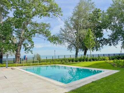 Silverbay Garden Apartement4