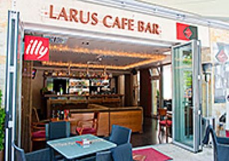 Larus Cafe Bar