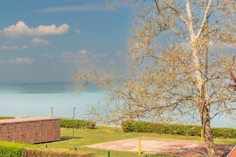 Bella Golden Beach Siófok w AC by23