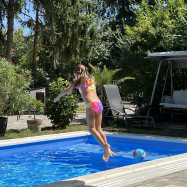Pool & Chill Balaton Medencés Apartmanház