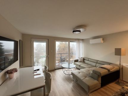 Pool & Chill Balaton Medencés Apartmanház1