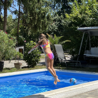 Pool & Chill Balaton Medencés Apartmanház