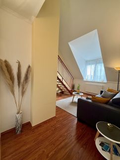 Cozy Loft2