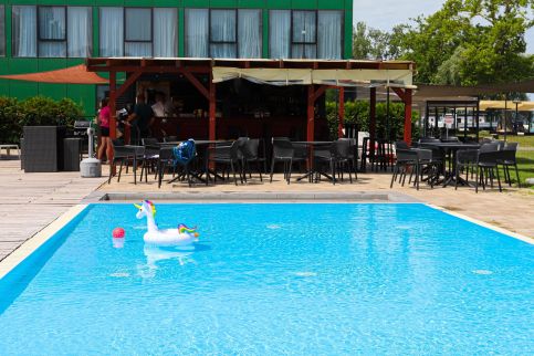 BL Lakeview with Pool Vízparti Medencés Apartman16