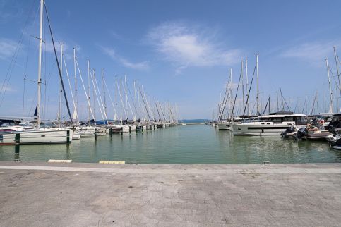 BL Lakeview with Pool Vízparti Medencés Apartman20
