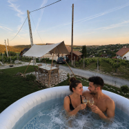 Szőlők közt Apartman