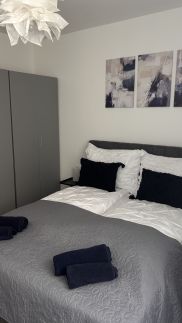 Deep Blue Apartment7