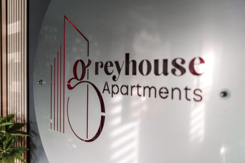 Greyhouse Apartments Paradise4