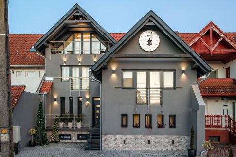 Greyhouse Apartments Paradise