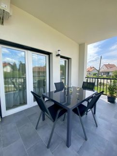 Green Nest Apartment10
