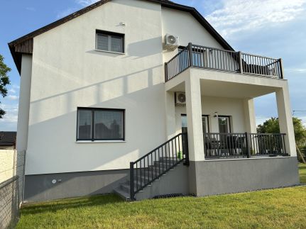 Green Nest Apartment15