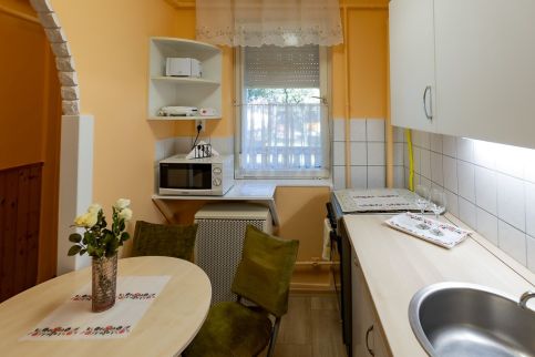 Kiss Apartman 37