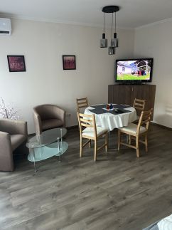 Aranypart Enikő Apartman17