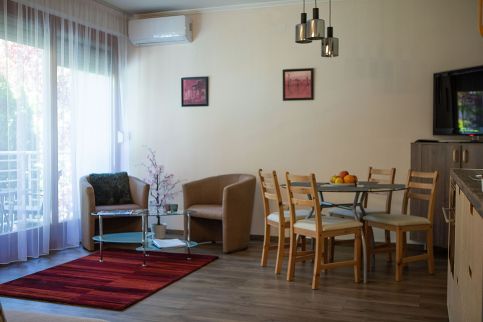 Aranypart Enikő Apartman12