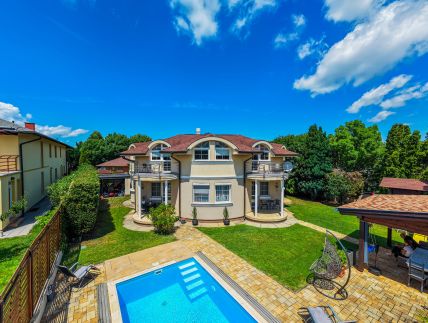 Estike Apartmanház
