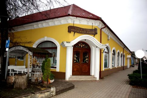 Sárga Csikó Étterem és Panzió