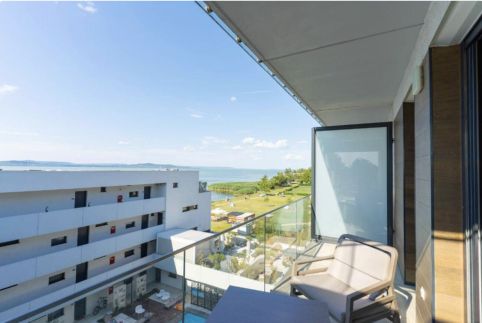 Sunset Resort 408