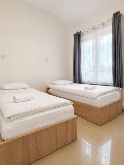Silver Airport Parking & Apartments10