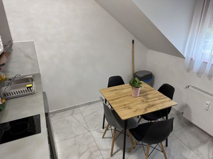 Familia Apartman R656