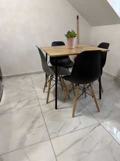 Familia Apartman R657