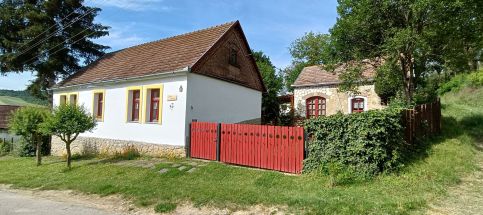 Casa Szatina1