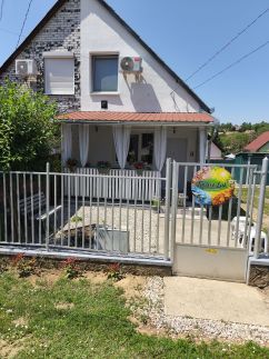 Tavasz-Lak Apartman