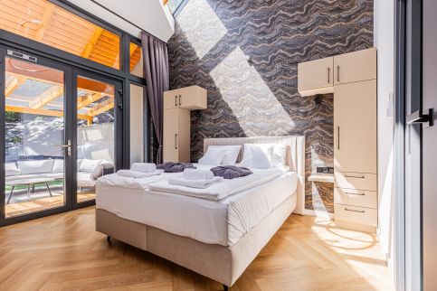 Elite House Apartments25