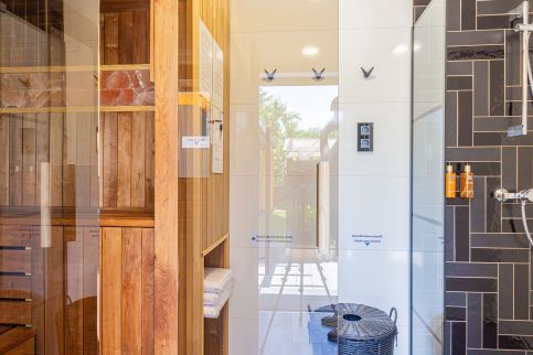 Elite House Apartments50