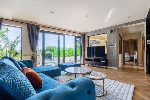 Elite House Apartments