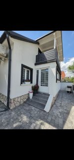 Vártalak Apartmanház13