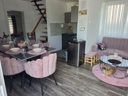 Vártalak Apartmanház16