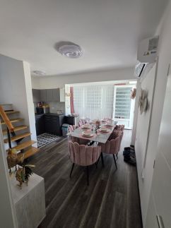 Vártalak Apartmanház17