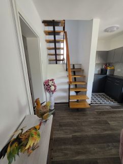 Vártalak Apartmanház20