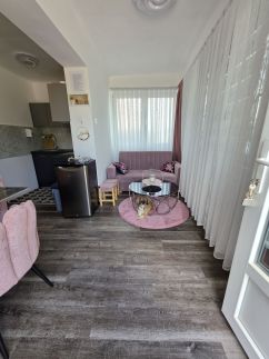 Vártalak Apartmanház21