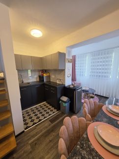 Vártalak Apartmanház22
