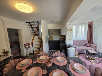 Vártalak Apartmanház4