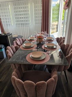 Vártalak Apartmanház7