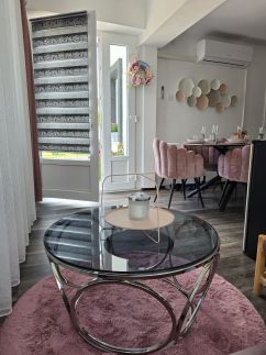 Vártalak Apartmanház8
