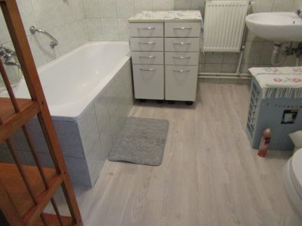 Aranyhaj világa Apartman16