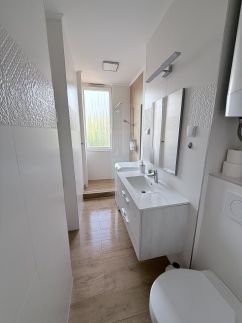 Sarah Doe Apartman10