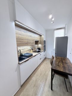 Sarah Doe Apartman13
