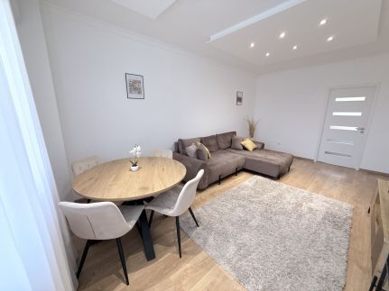 Sarah Doe Apartman2